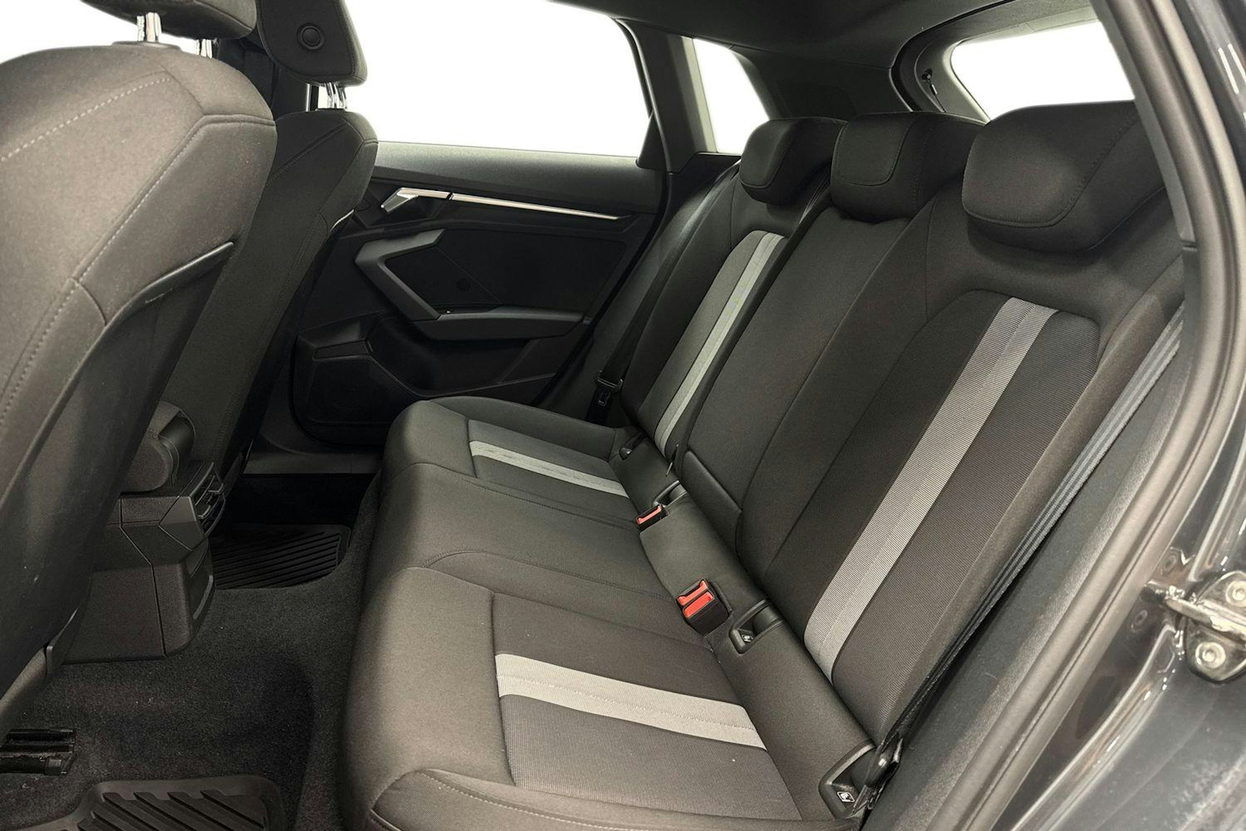 harmaa Audi A3 2021 kuva 10.