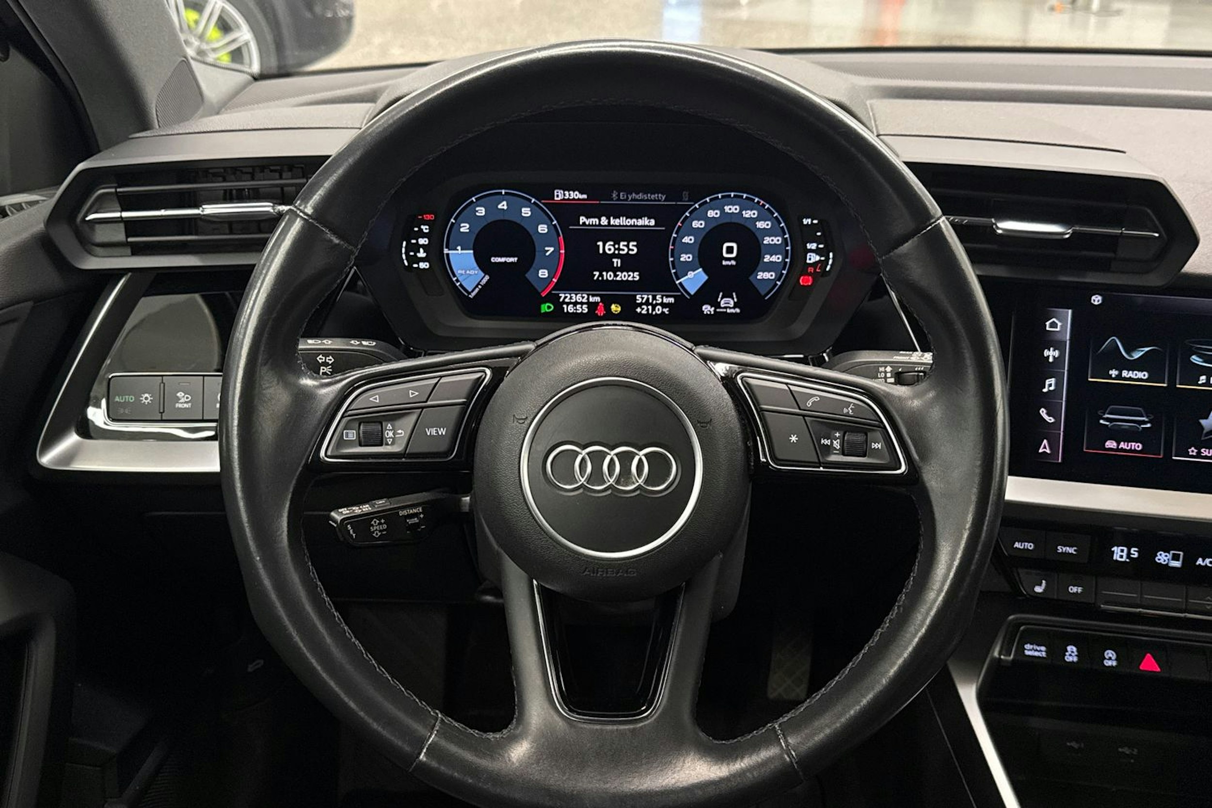 harmaa Audi A3 2021 kuva 14.