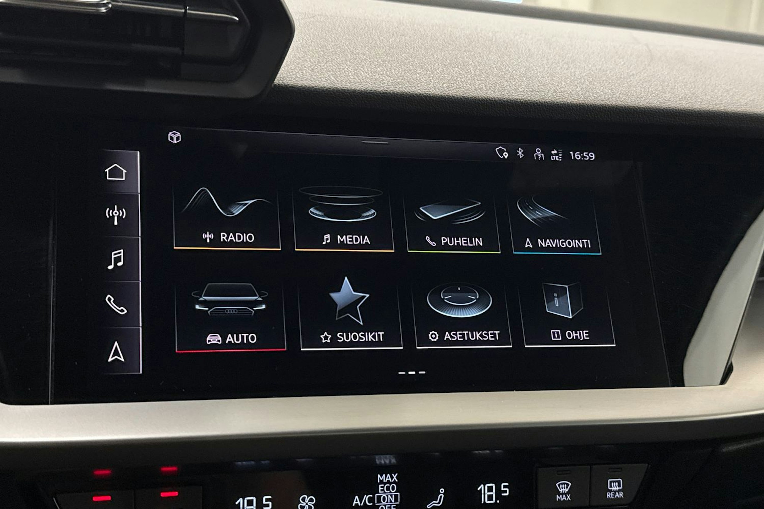 harmaa Audi A3 2021 kuva 24.