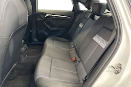 valkoinen Audi A3 2021 kuva 10.