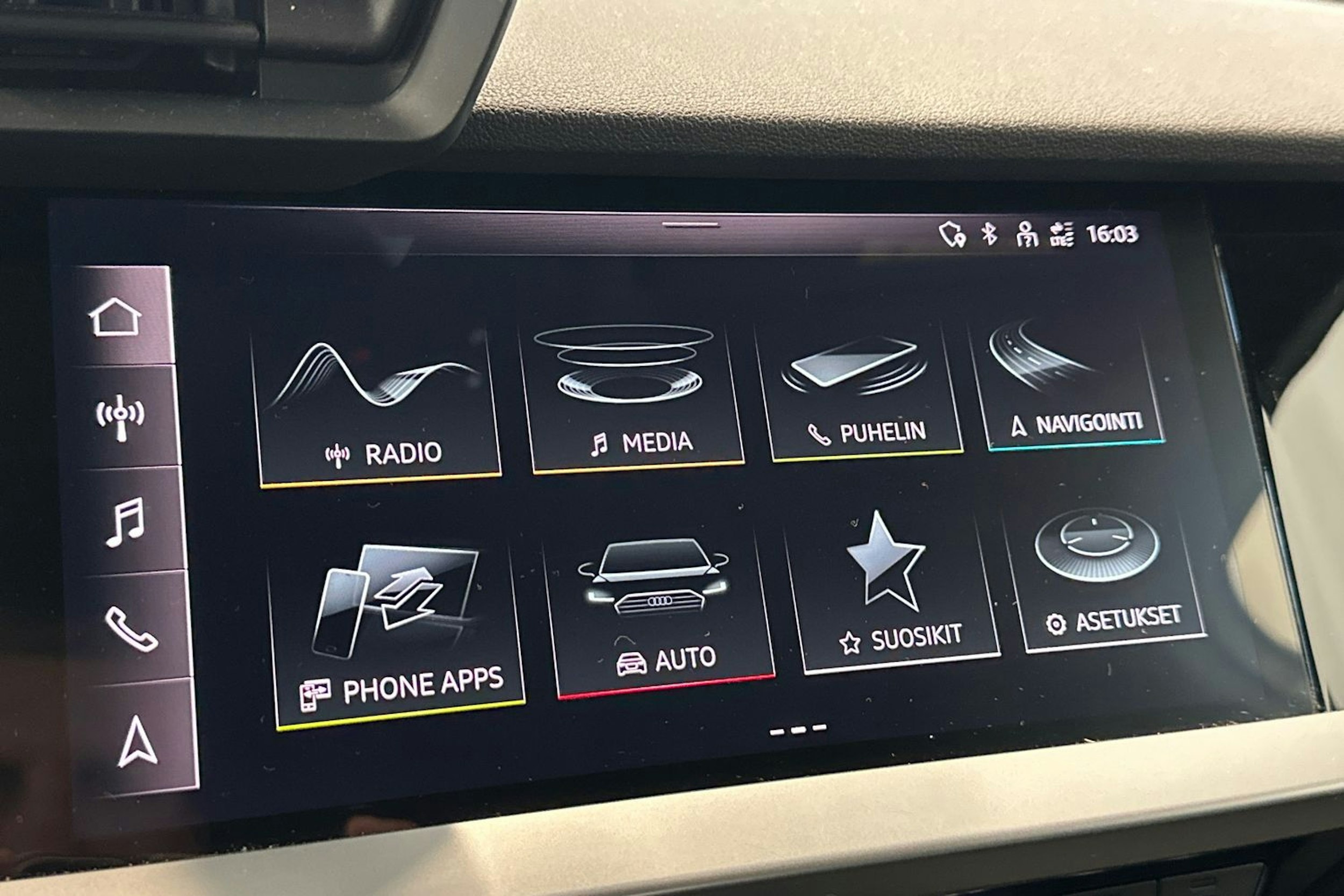 valkoinen Audi A3 2021 kuva 17.