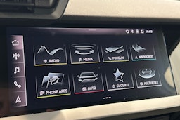 valkoinen Audi A3 2021 kuva 17.