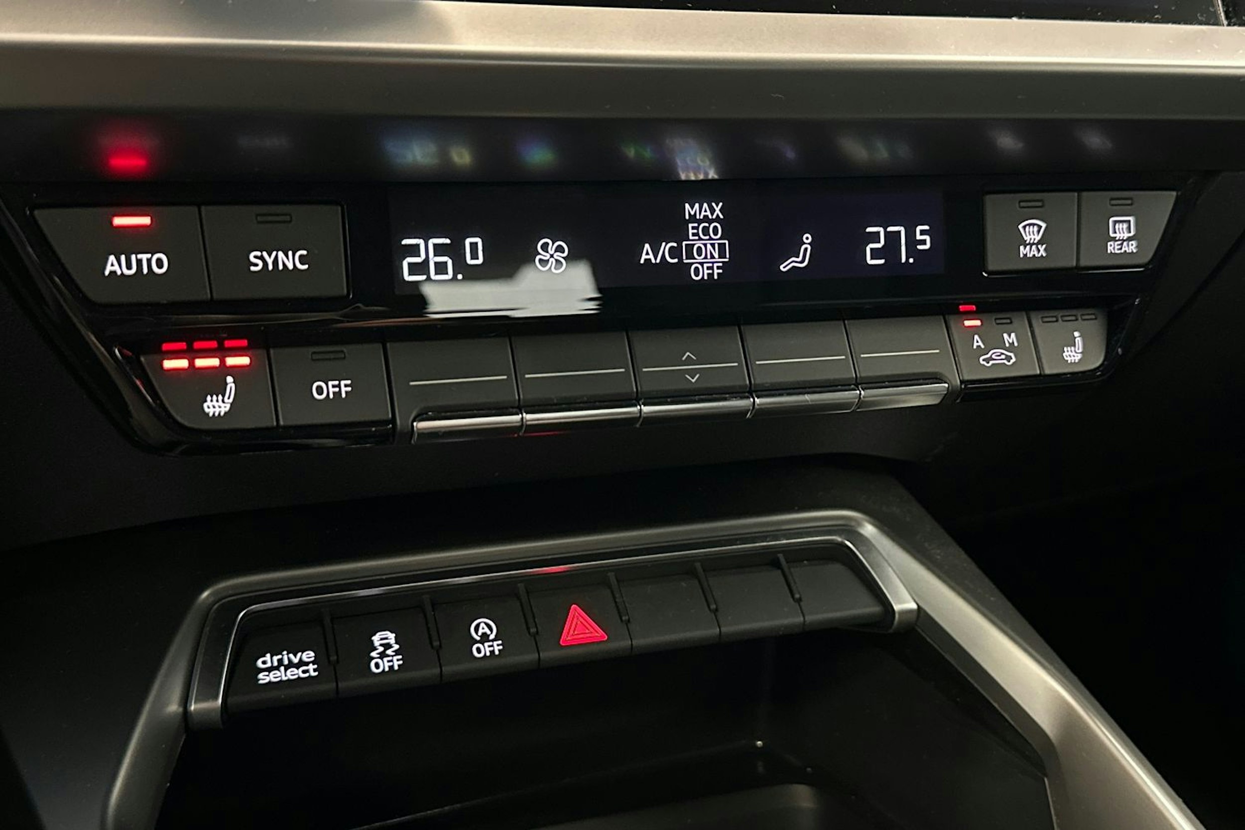 valkoinen Audi A3 2021 kuva 18.