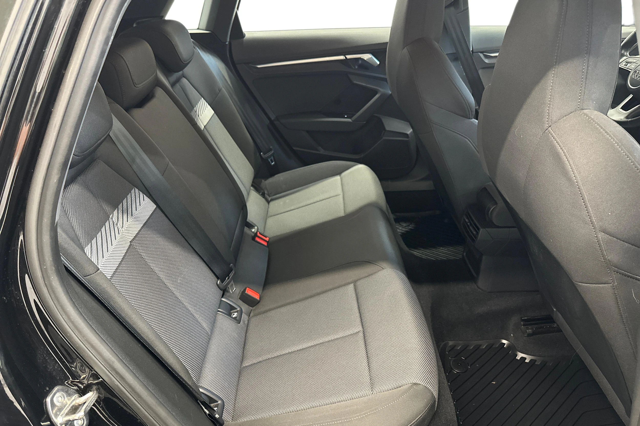 musta Audi A3 2021 kuva 12.