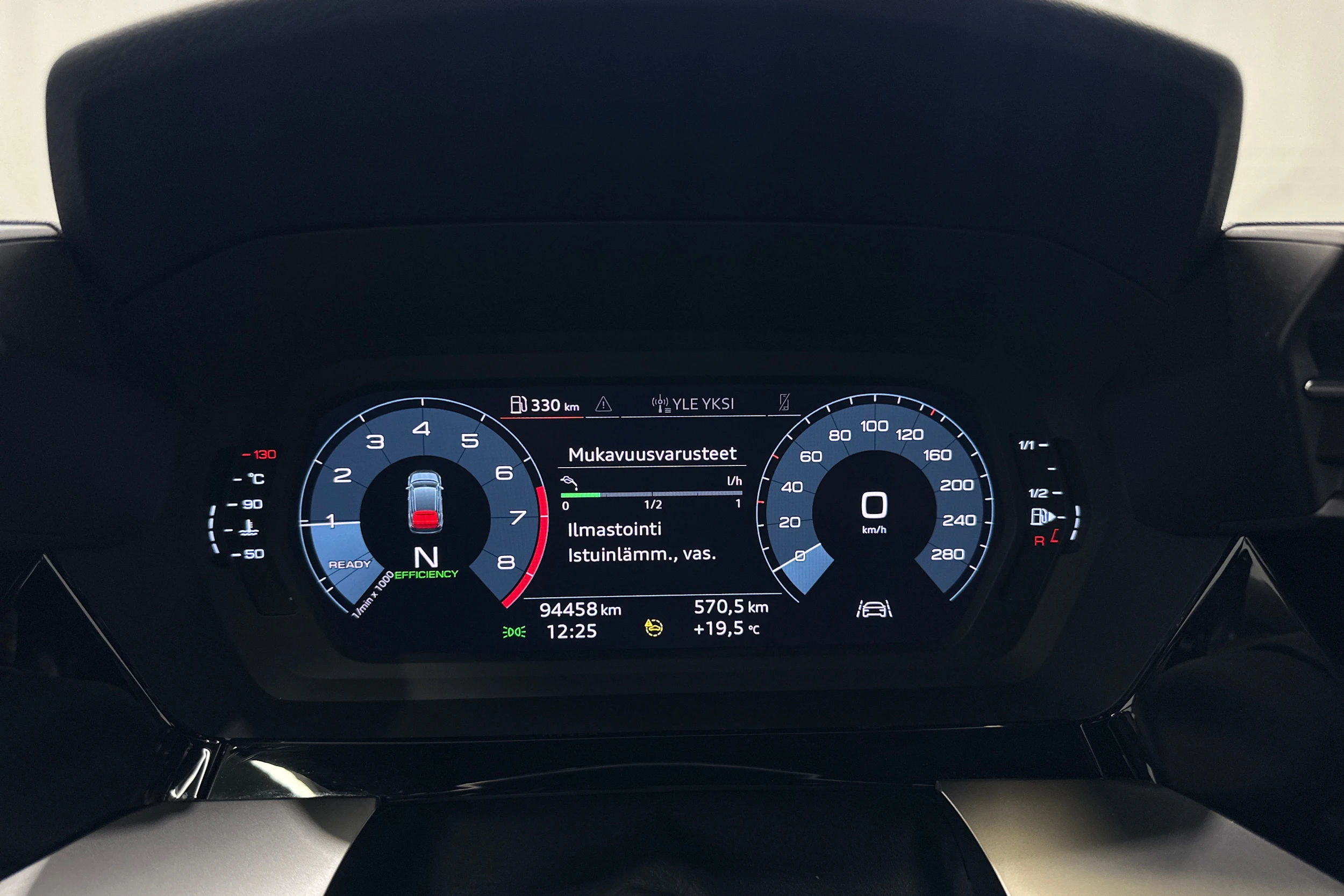 musta Audi A3 2021 kuva 19.