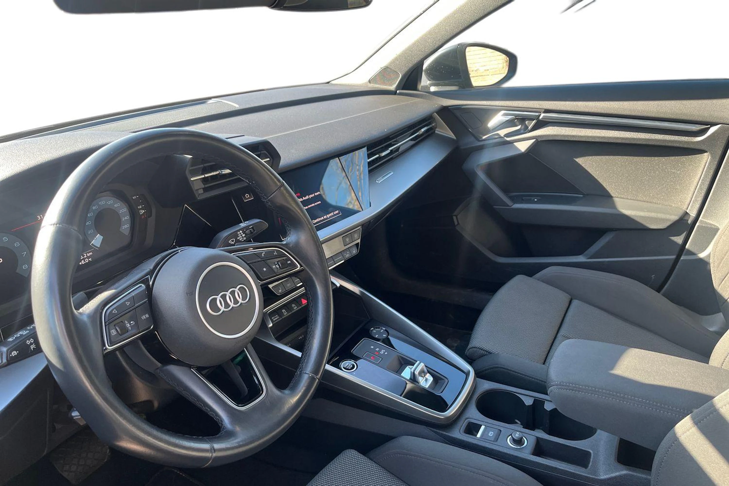 Harmaa Audi A3 2022 kuva 3.