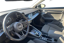 Harmaa Audi A3 2022 kuva 3.