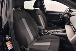 musta Audi A3 2022 kuva 14.