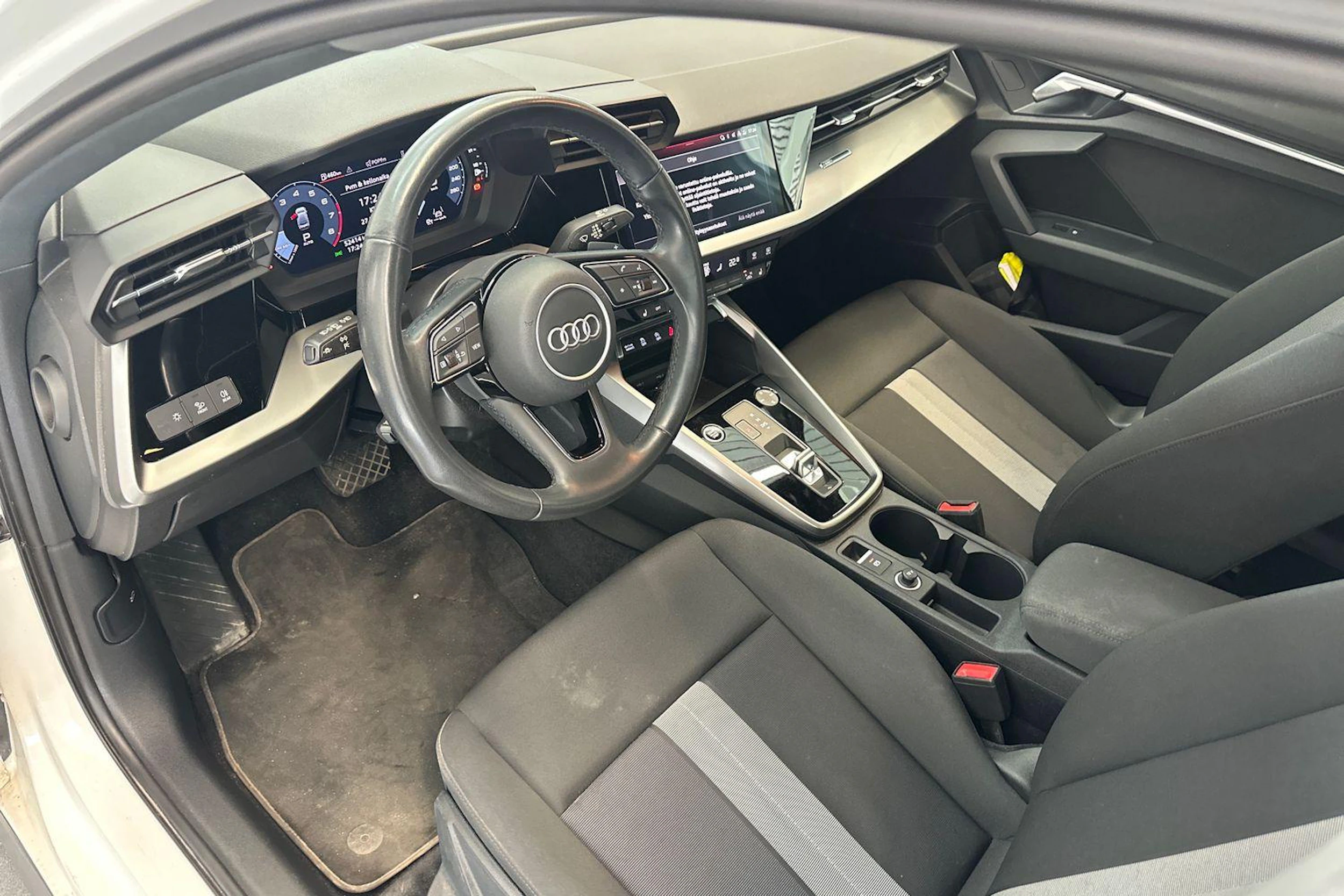 valkoinen Audi A3 2022 kuva 3.