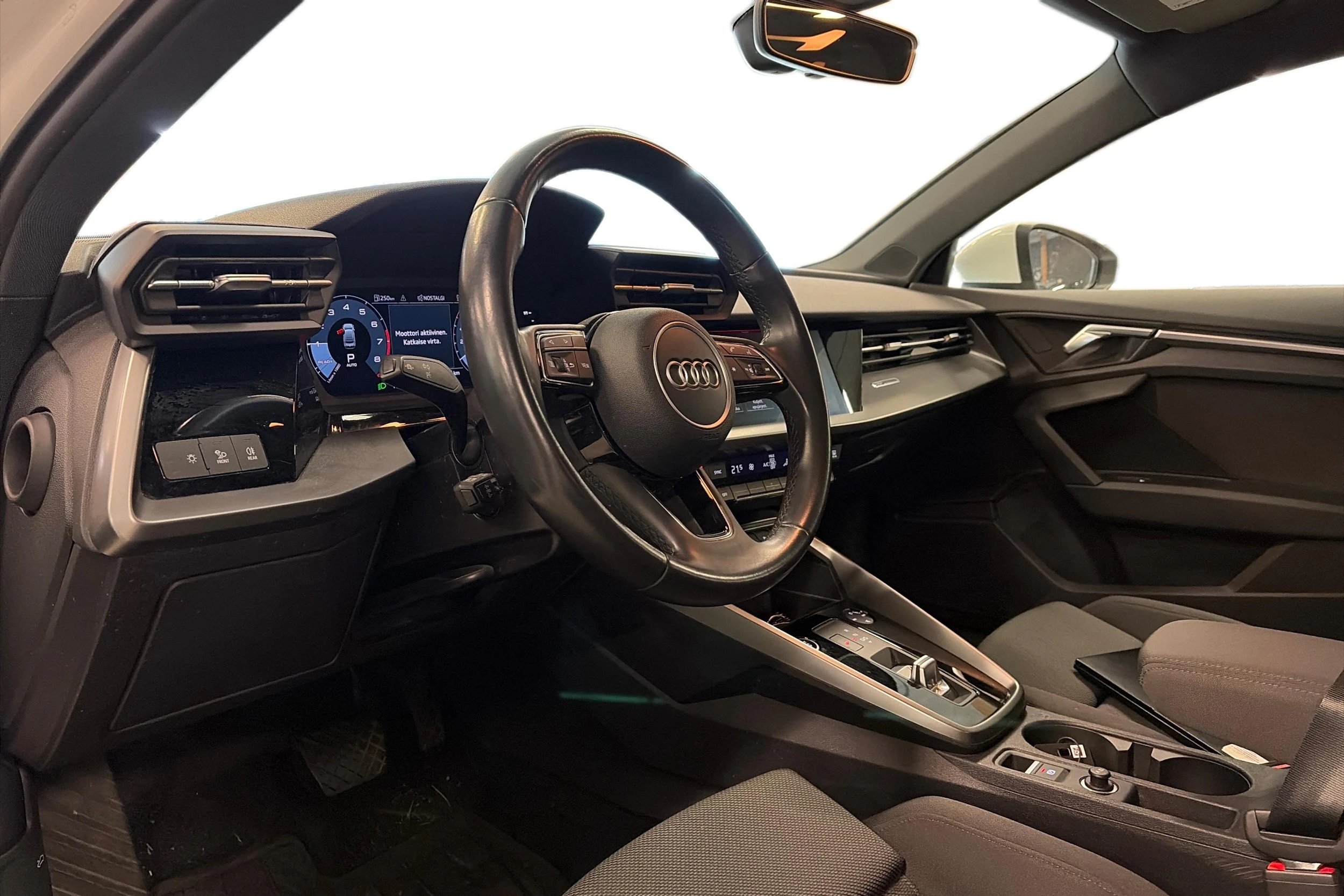valkoinen Audi A3 2022 kuva 3.