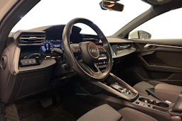 valkoinen Audi A3 2022 kuva 3.