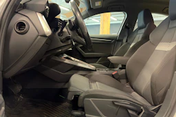 valkoinen Audi A3 2022 kuva 4.