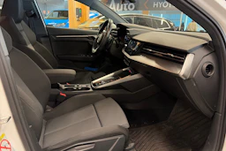 valkoinen Audi A3 2022 kuva 5.