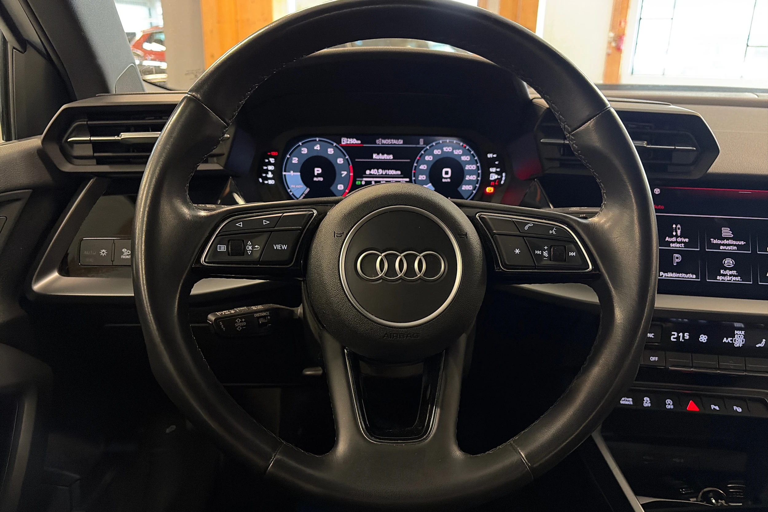 valkoinen Audi A3 2022 kuva 6.