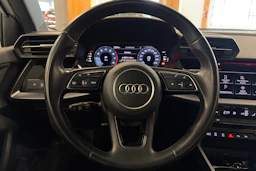 valkoinen Audi A3 2022 kuva 6.