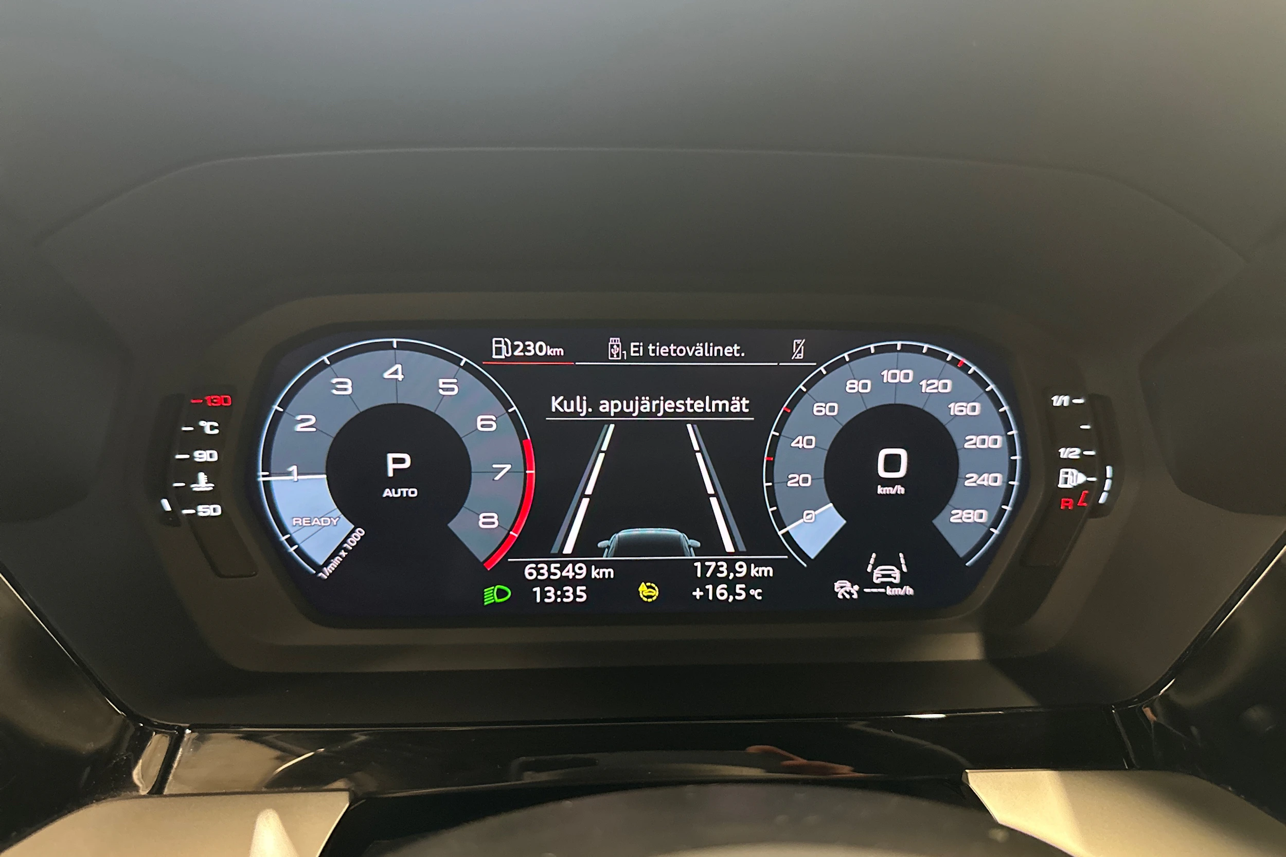 valkoinen Audi A3 2022 kuva 15.