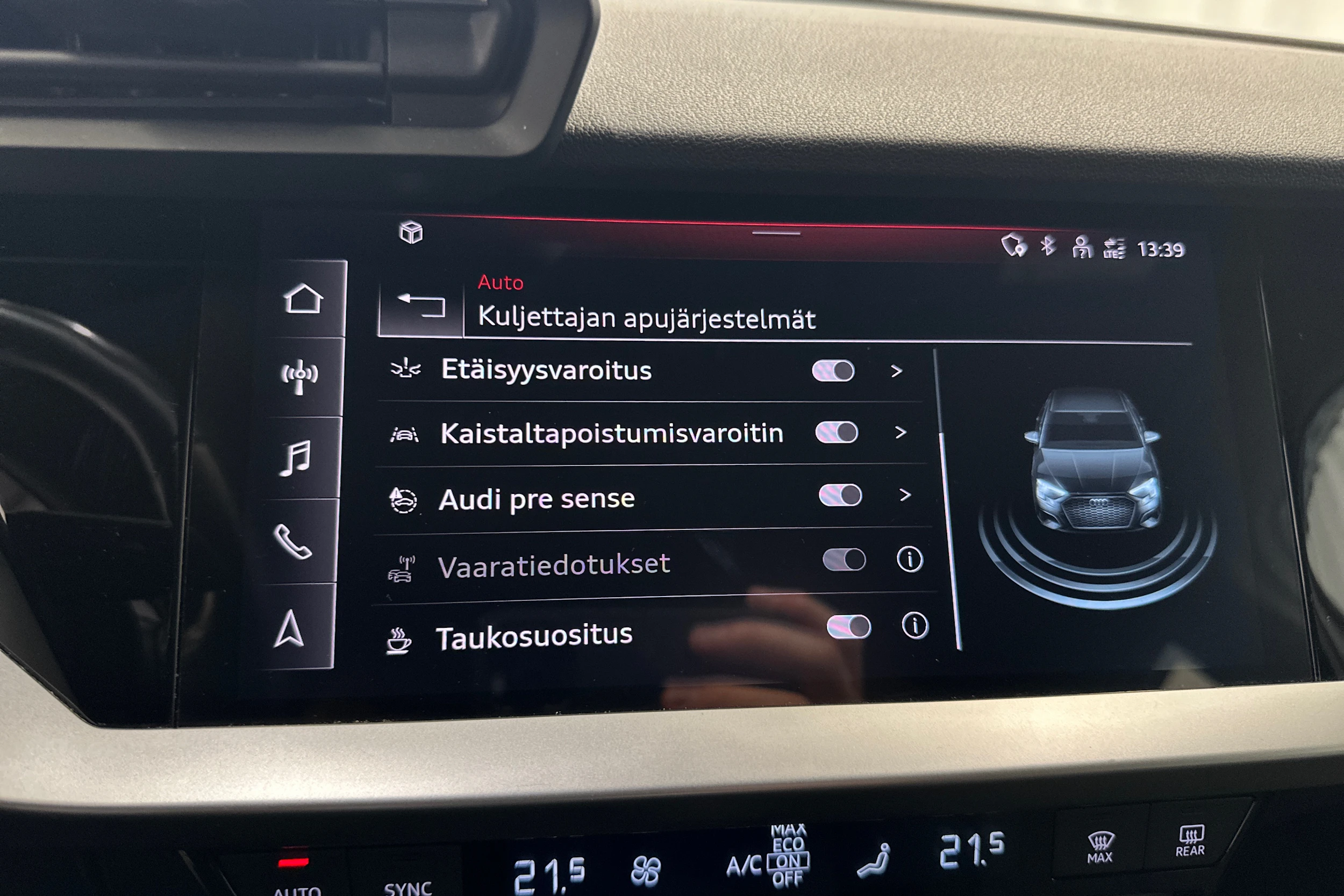 valkoinen Audi A3 2022 kuva 20.
