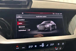 valkoinen Audi A3 2022 kuva 21.