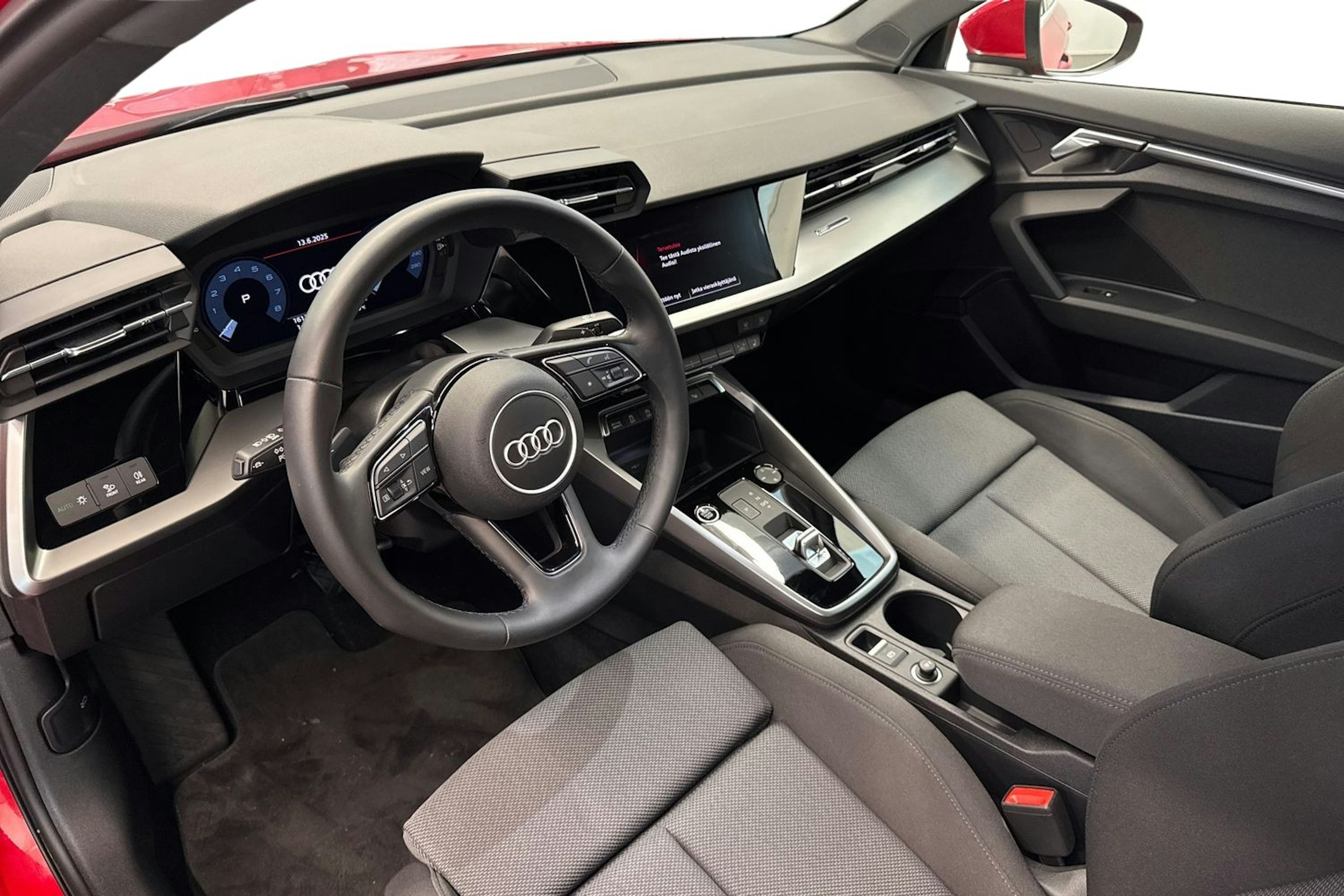 met. punainen Audi A3 2022 kuva 6.
