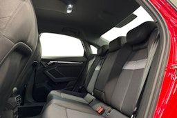 met. punainen Audi A3 2022 kuva 8.