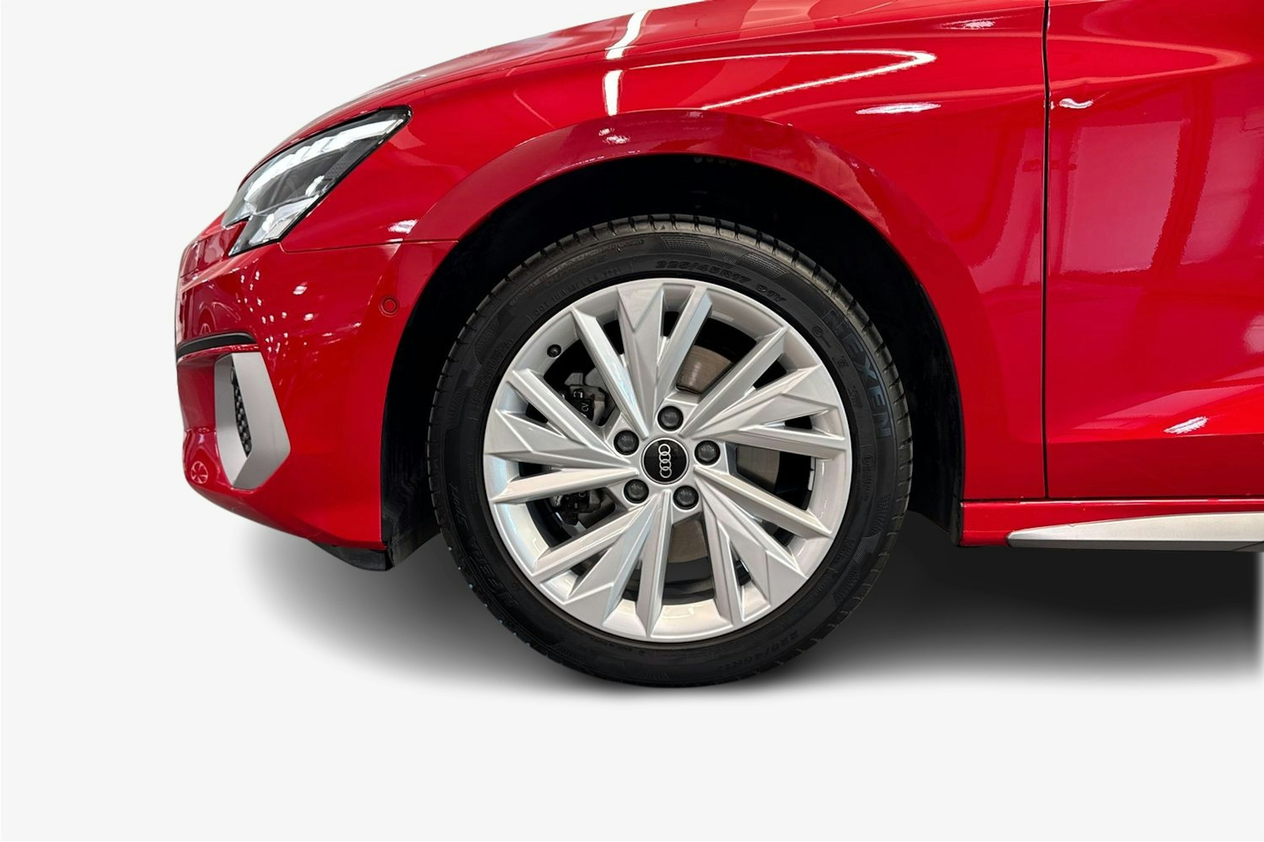 met. punainen Audi A3 2022 kuva 9.
