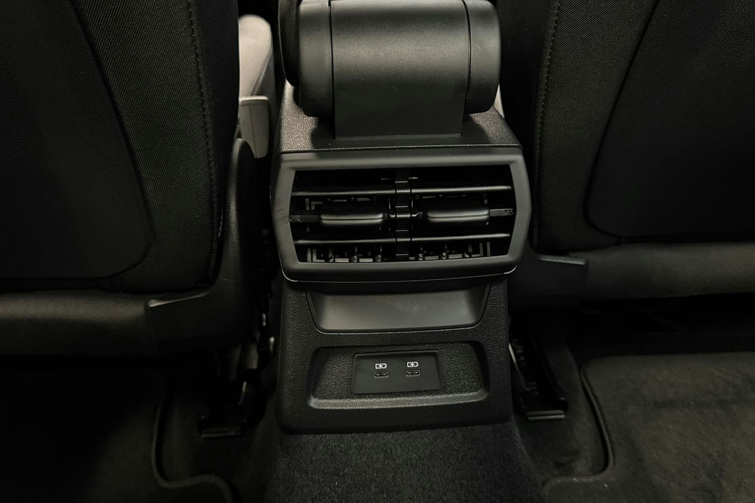 met. punainen Audi A3 2022 kuva 12.