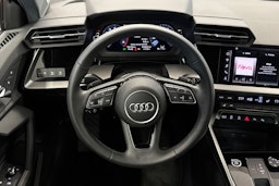 met. punainen Audi A3 2022 kuva 13.