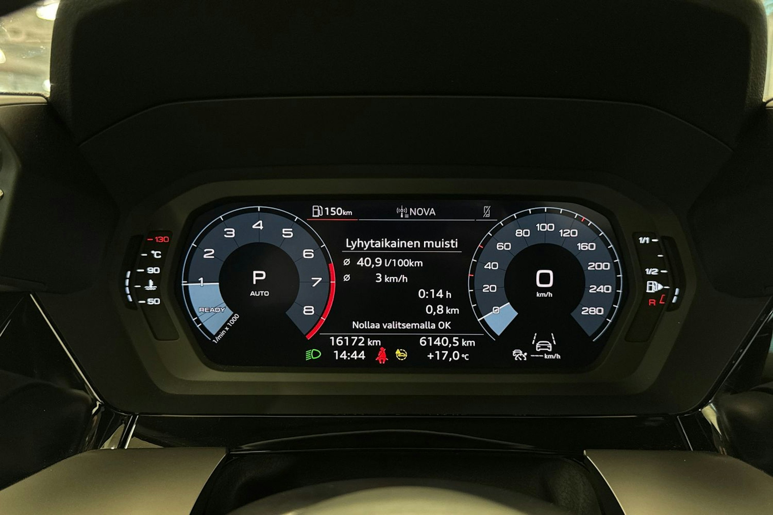 met. punainen Audi A3 2022 kuva 14.