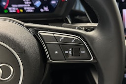 met. punainen Audi A3 2022 kuva 16.