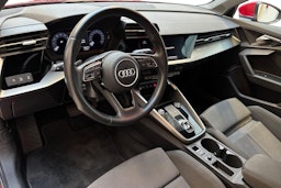 punainen Audi A3 2022 kuva 7.