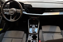punainen Audi A3 2022 kuva 9.