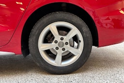 punainen Audi A3 2022 kuva 11.