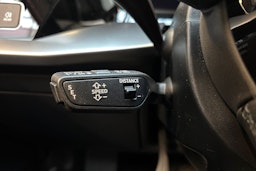 punainen Audi A3 2022 kuva 16.