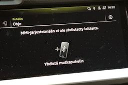 punainen Audi A3 2022 kuva 21.