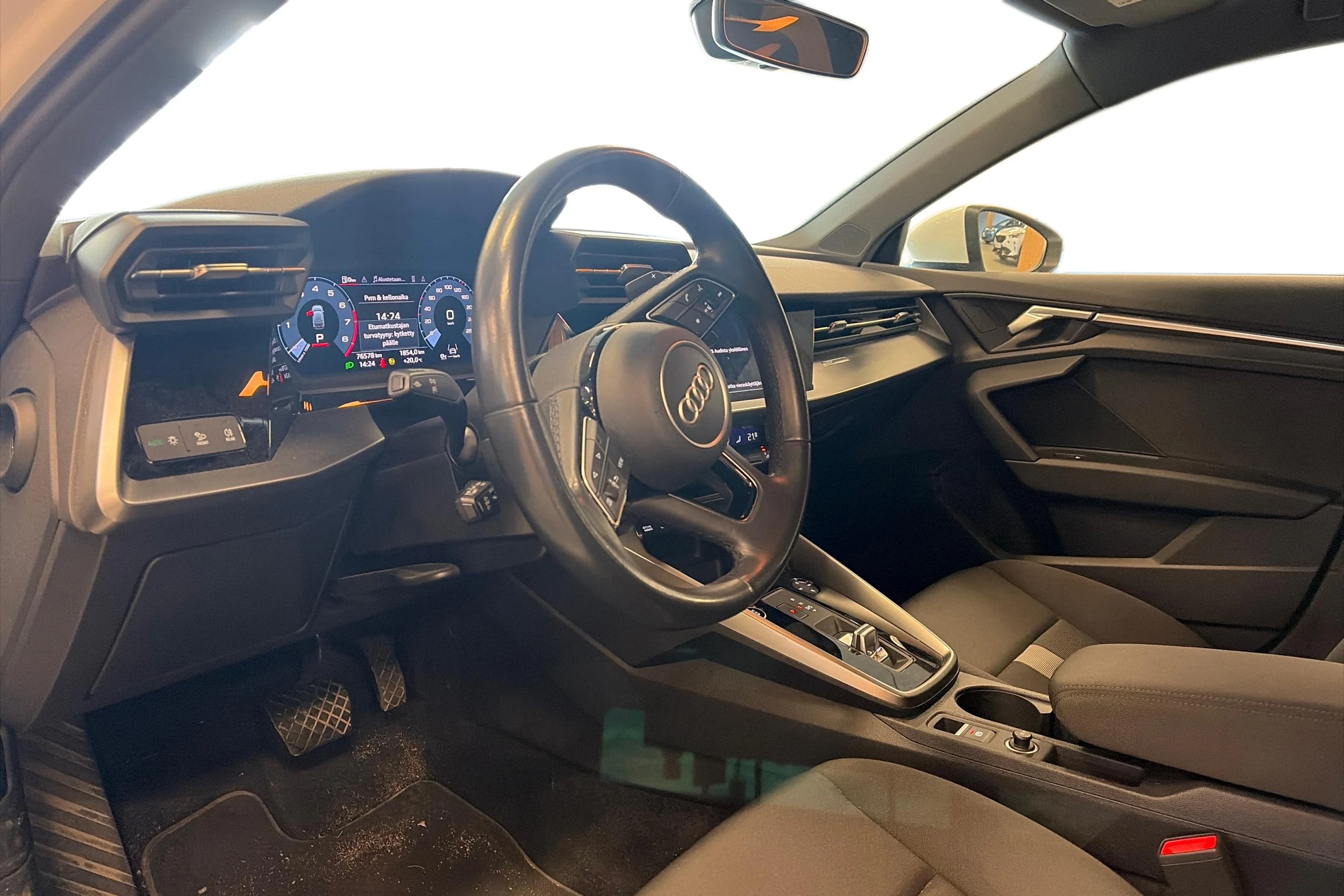 valkoinen Audi A3 2022 kuva 3.