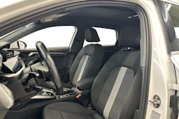 valkoinen Audi A3 2022 kuva 6.