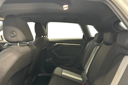 valkoinen Audi A3 2022 kuva 8.