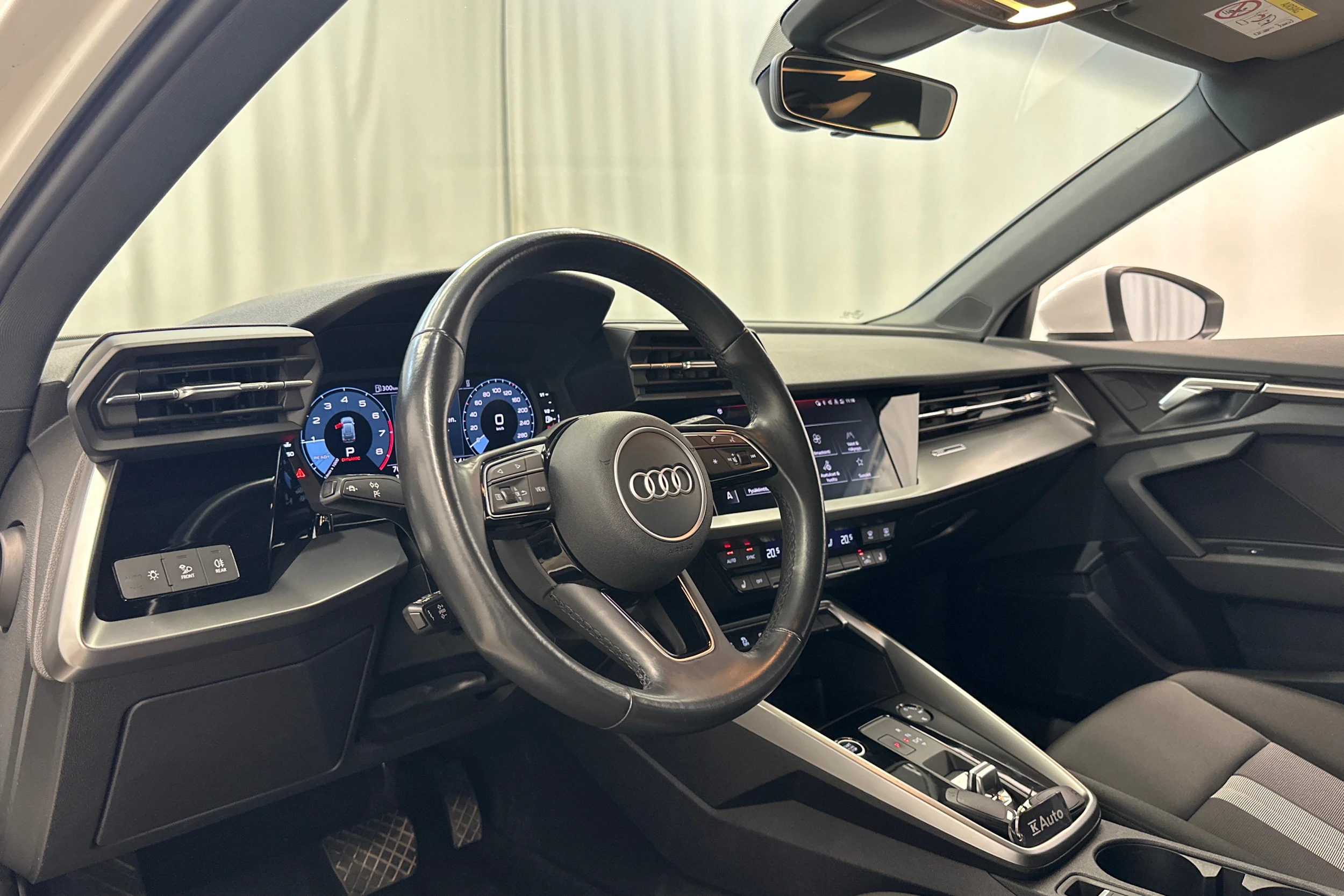 valkoinen Audi A3 2022 kuva 10.