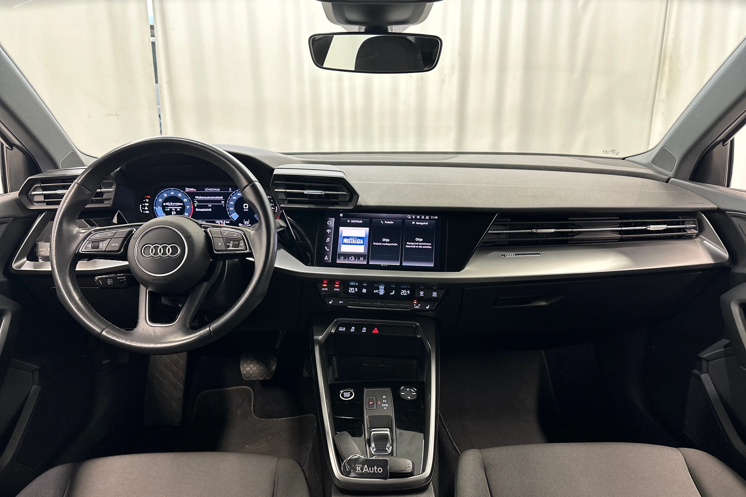 valkoinen Audi A3 2022 kuva 11.