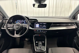 valkoinen Audi A3 2022 kuva 11.