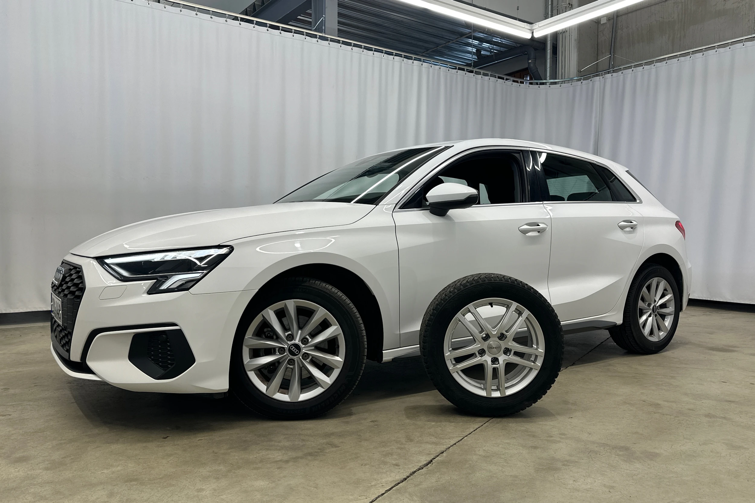 valkoinen Audi A3 2022 kuva 23.