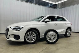 valkoinen Audi A3 2022 kuva 23.