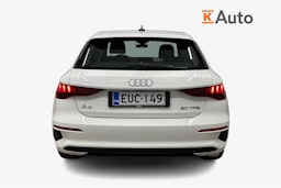 valkoinen Audi A3 2022 kuva 3.