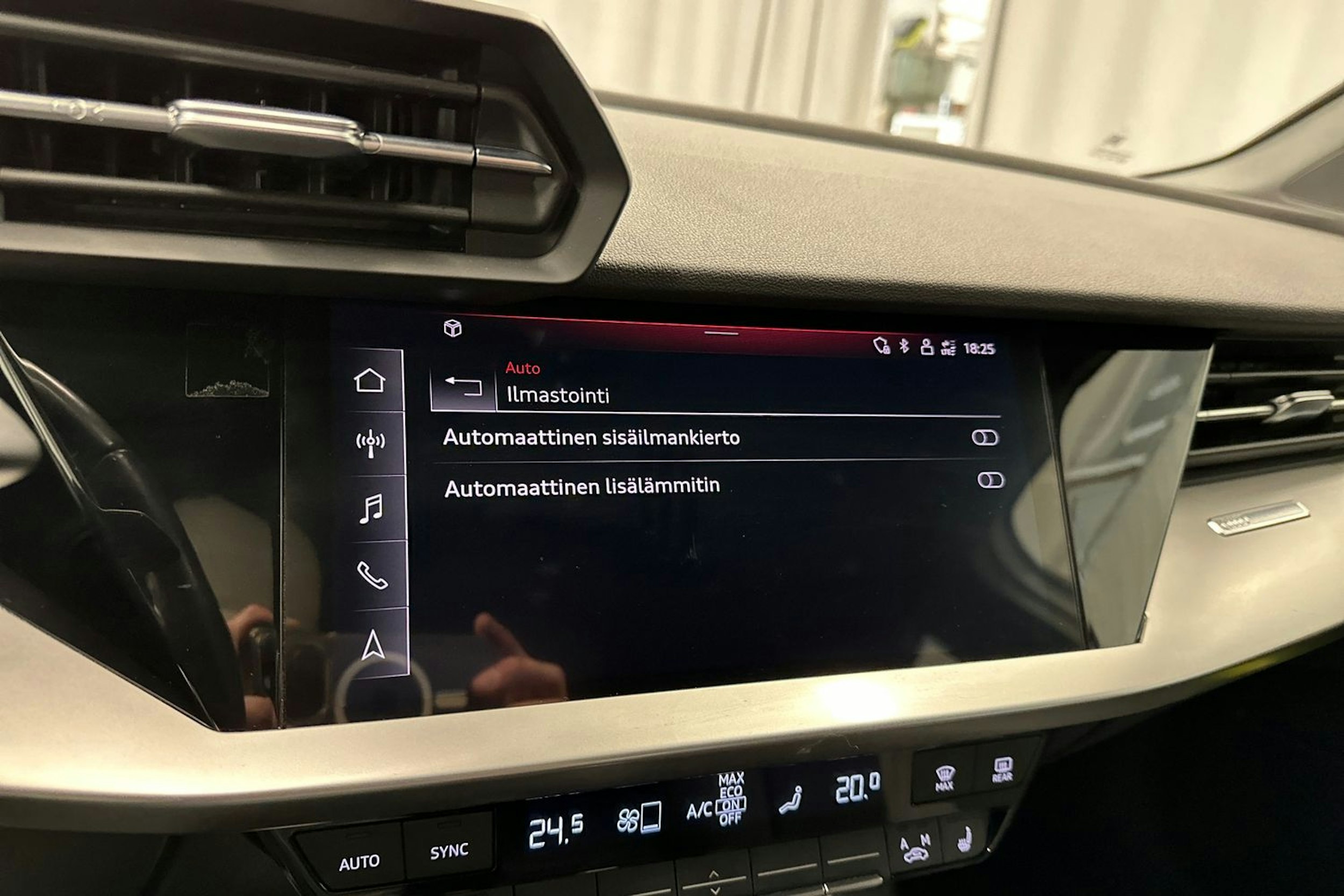 valkoinen Audi A3 2022 kuva 20.
