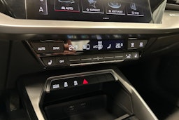 valkoinen Audi A3 2022 kuva 22.