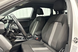 valkoinen Audi A3 2022 kuva 24.