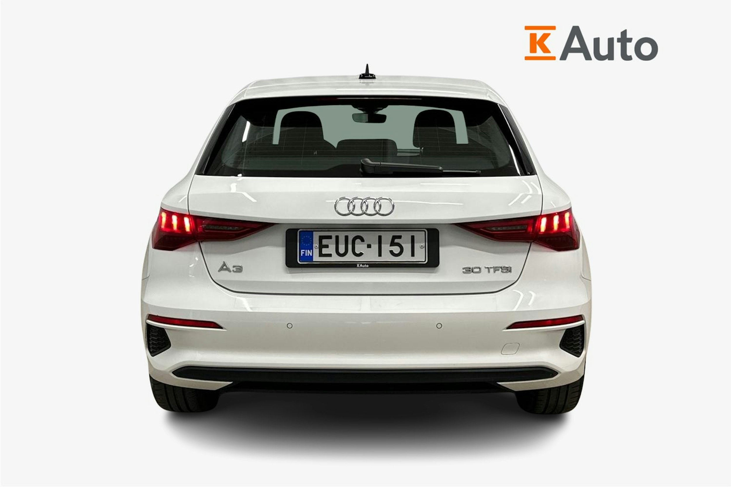 valkoinen Audi A3 2022 kuva 3.