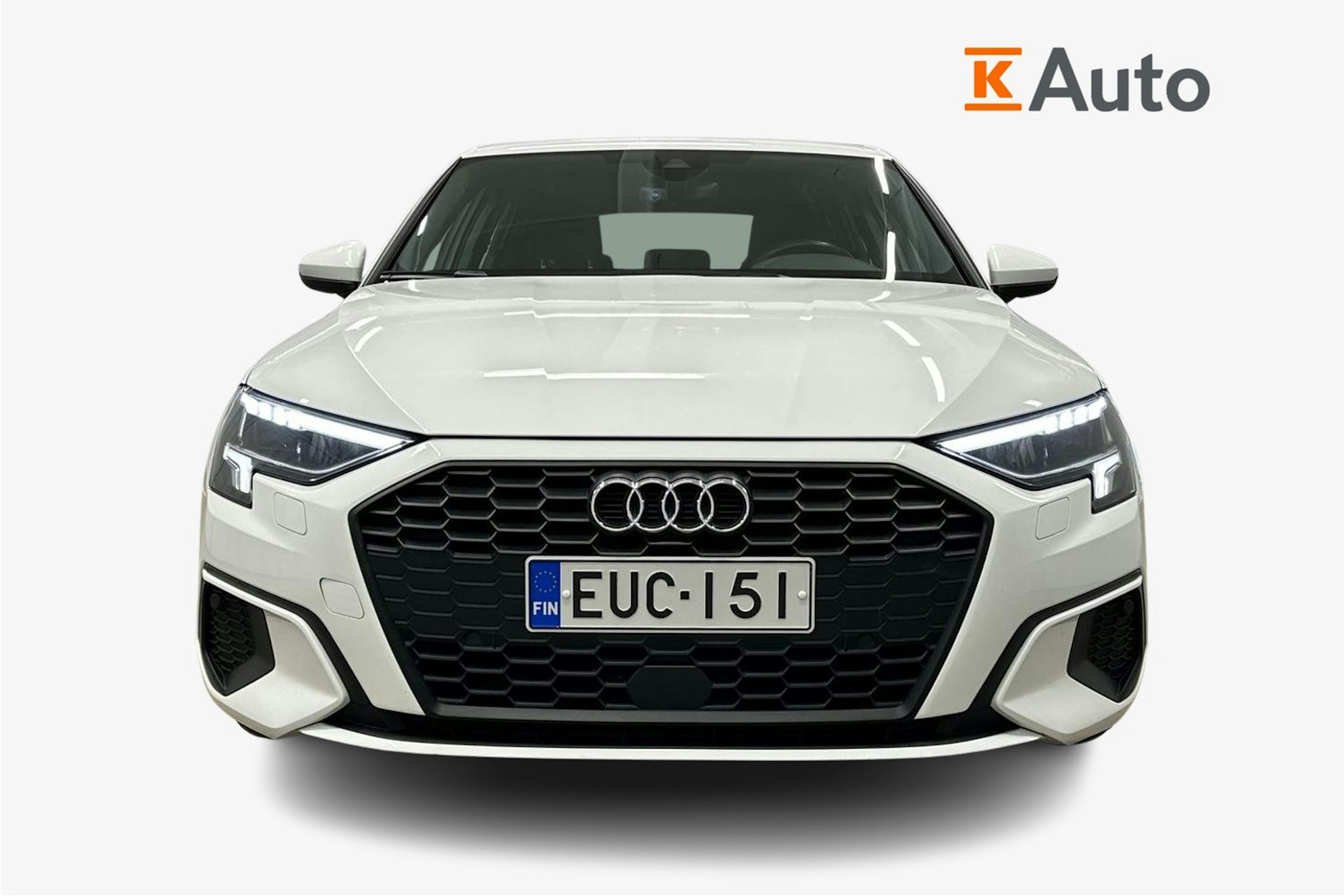 valkoinen Audi A3 2022 kuva 5.
