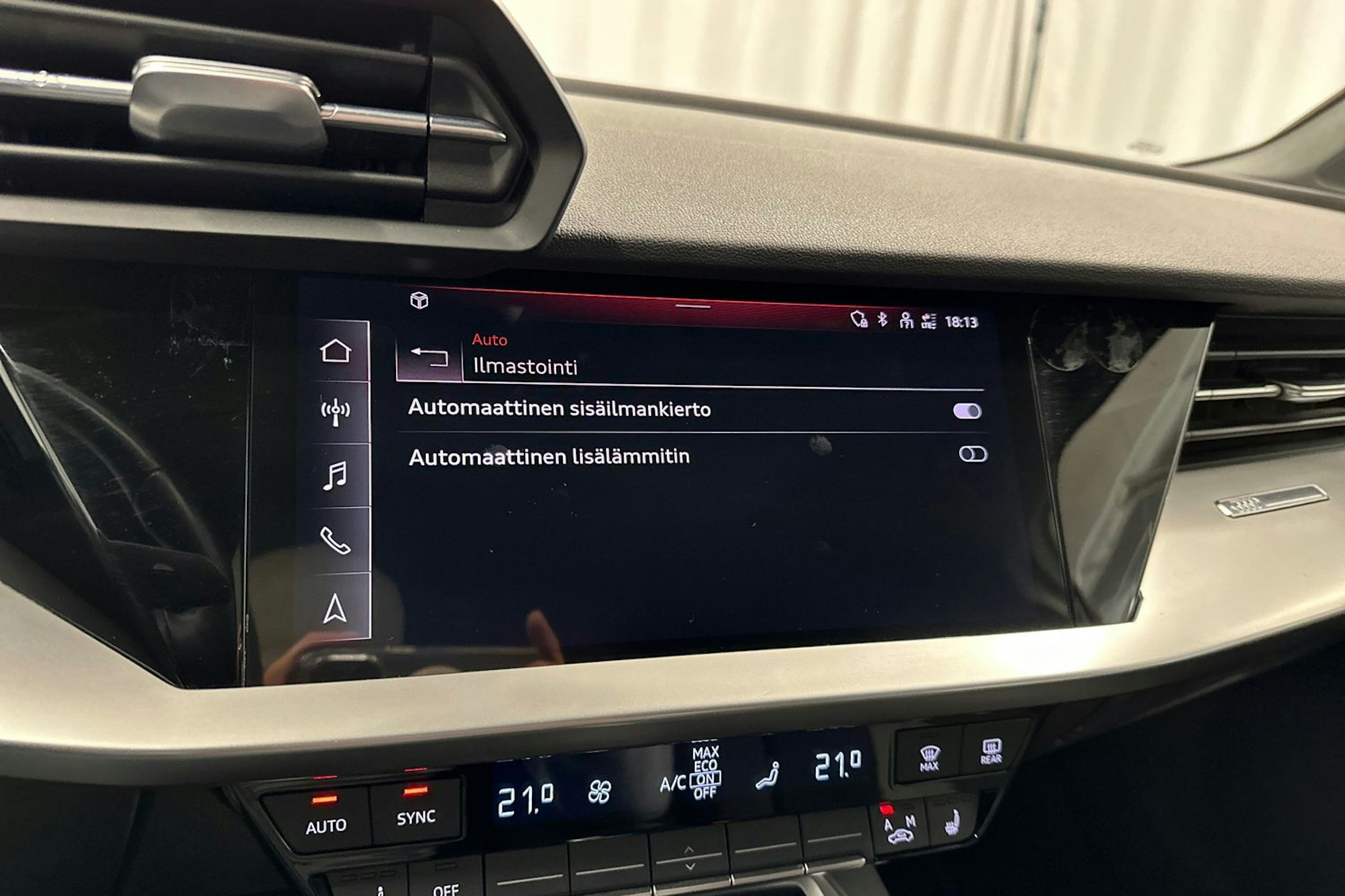 valkoinen Audi A3 2022 kuva 19.