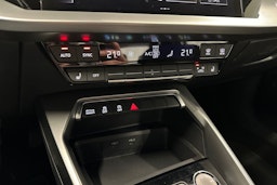 valkoinen Audi A3 2022 kuva 21.
